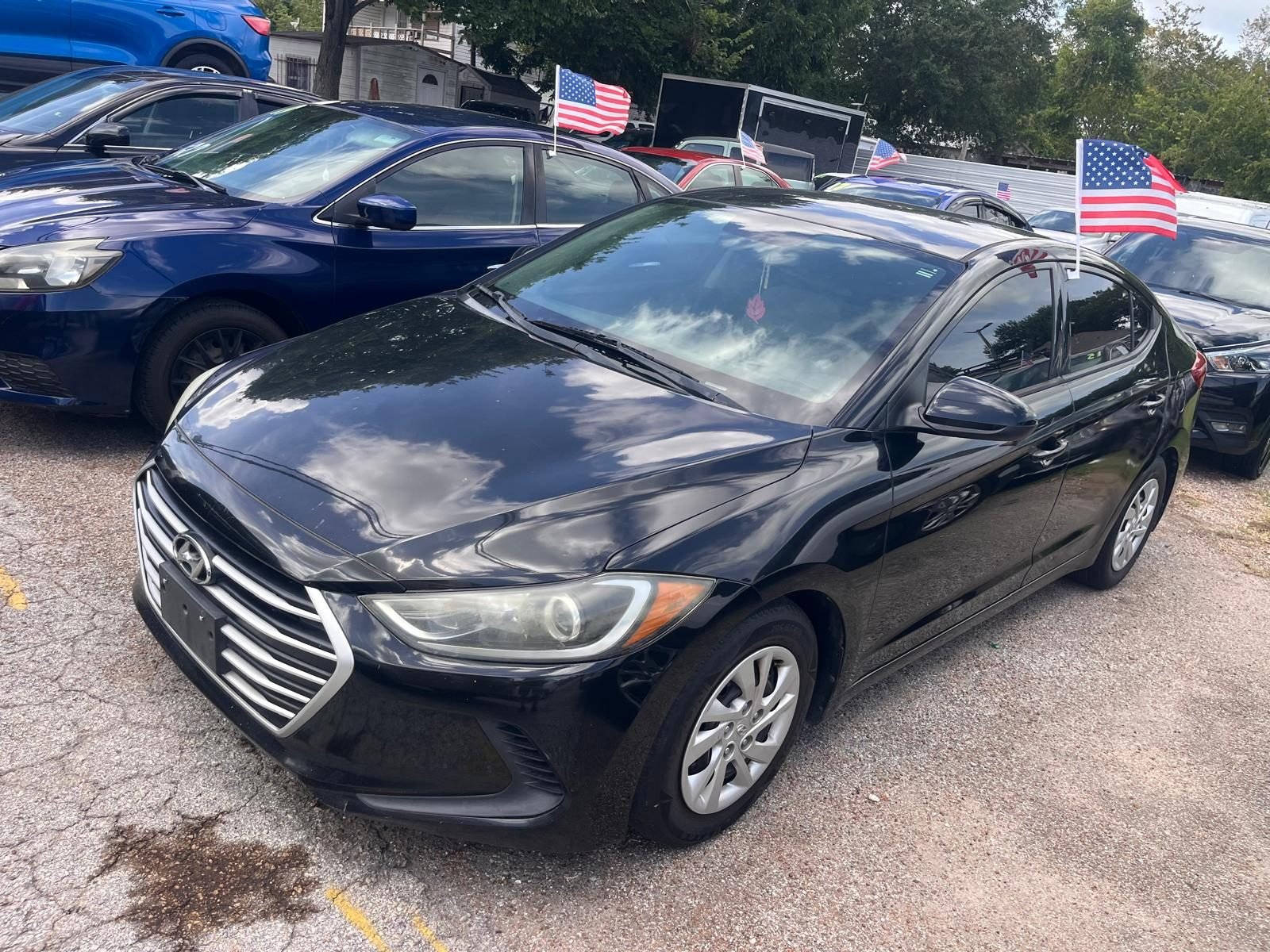 2017 HYUNDAI Elantra SE Base for sale in Bacliff TX vehicle photo 2